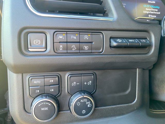 Used 2023 Chevrolet Suburban High Country w/ Premium Package 2 AWD/4WD image 12