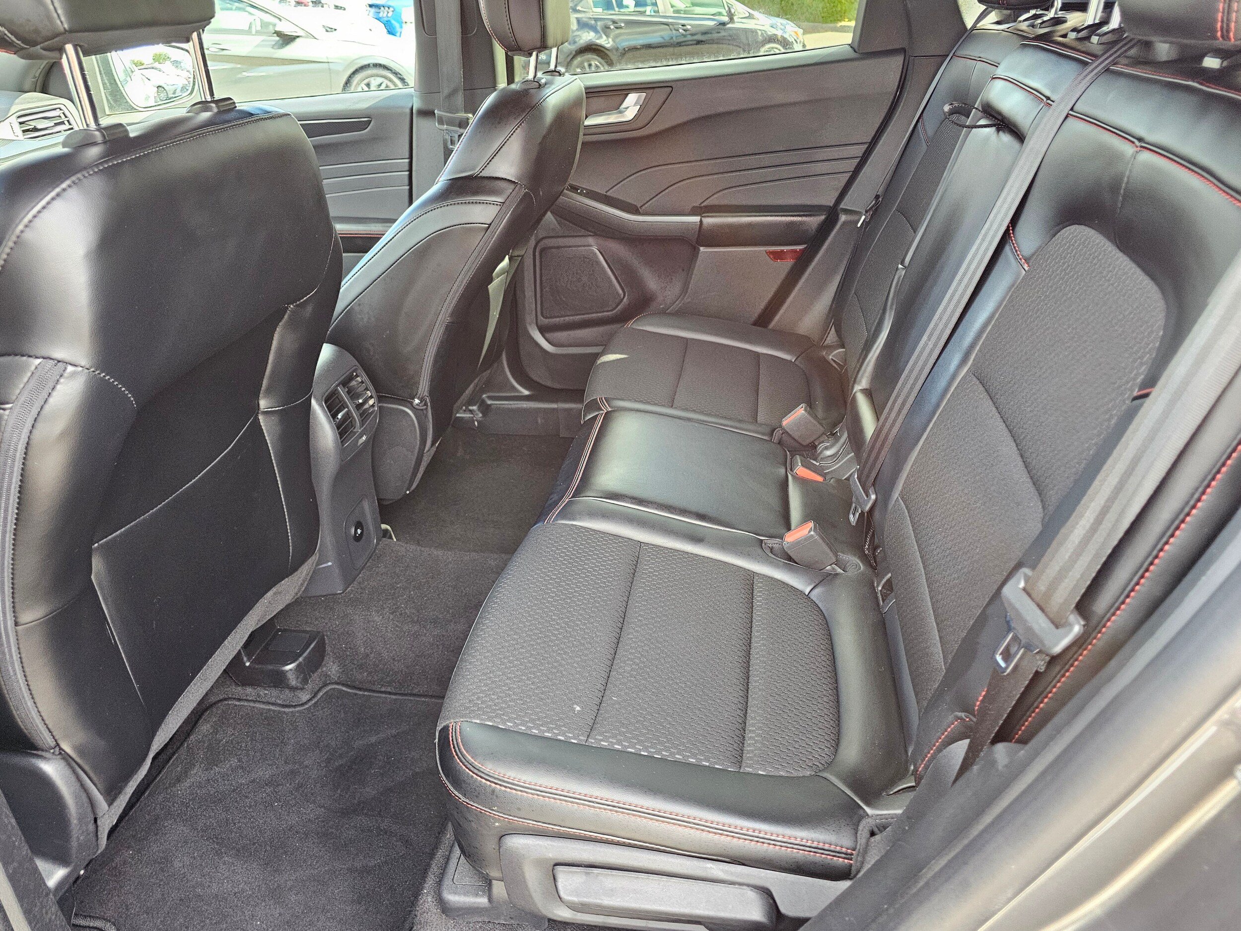 Certified 2025 Ford Escape ST-Line AWD/4WD image 18