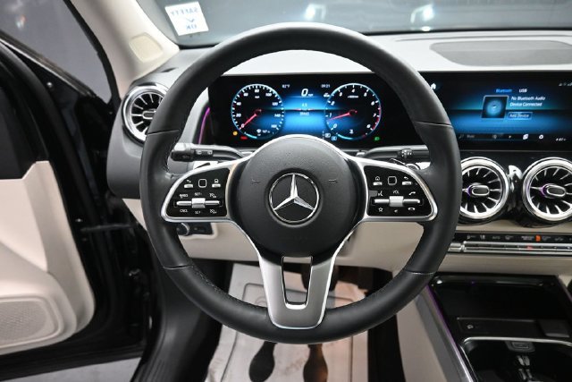 Used 2023 Mercedes-Benz GLB 250 4MATIC image 15