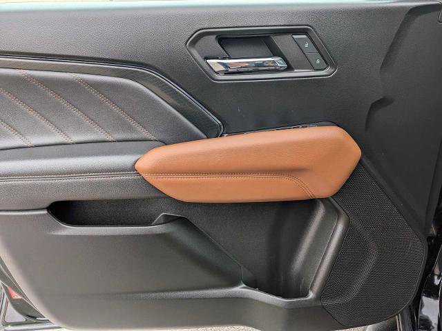 Used 2024 GMC Canyon AT4 image 16