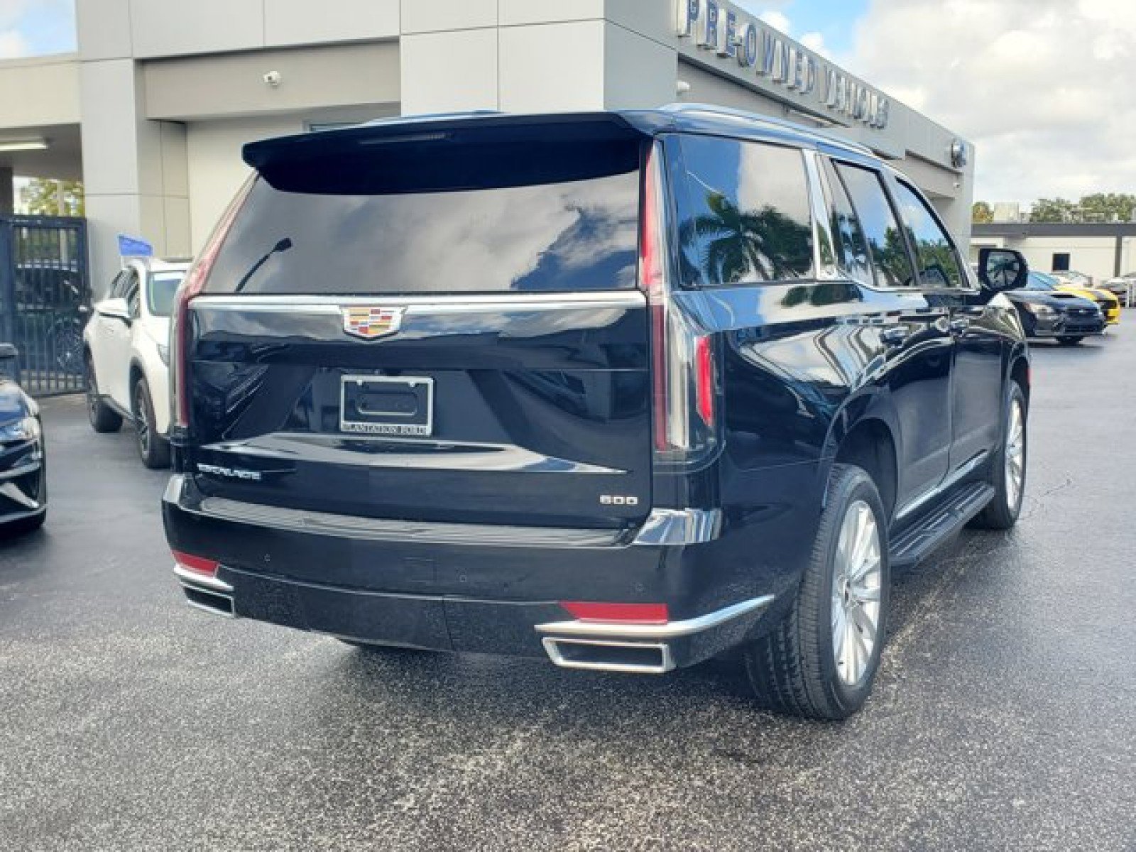 Used 2022 Cadillac Escalade Luxury image 7