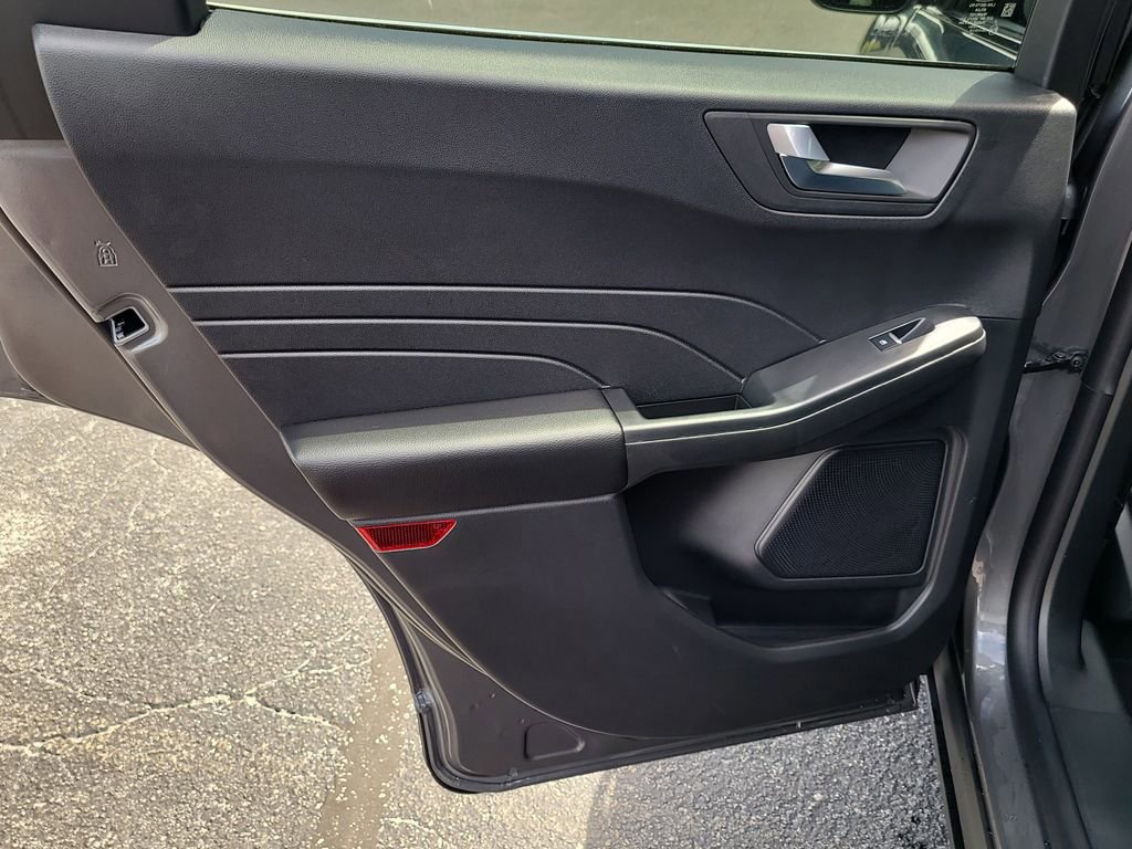 Certified 2026 Ford Escape SE image 9