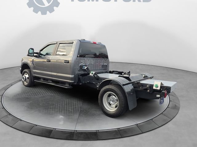 Certified 2022 Ford F350 XL w/ Power Equipment Group image 3
