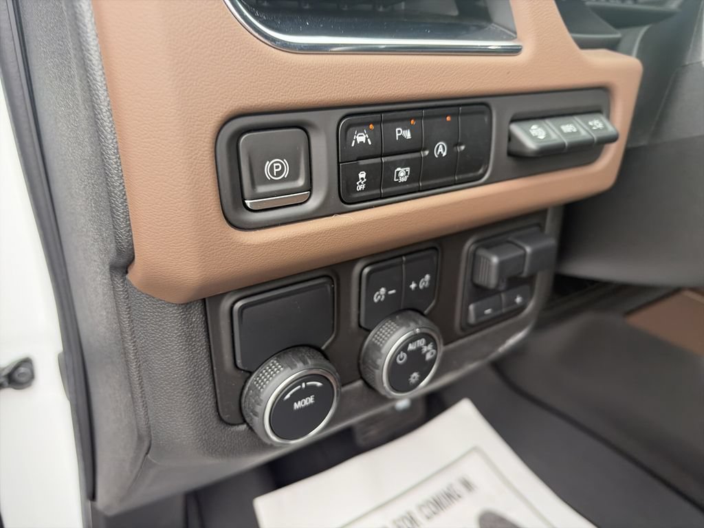 Used 2023 Chevrolet Tahoe High Country w/ Premium Package RWD image 21
