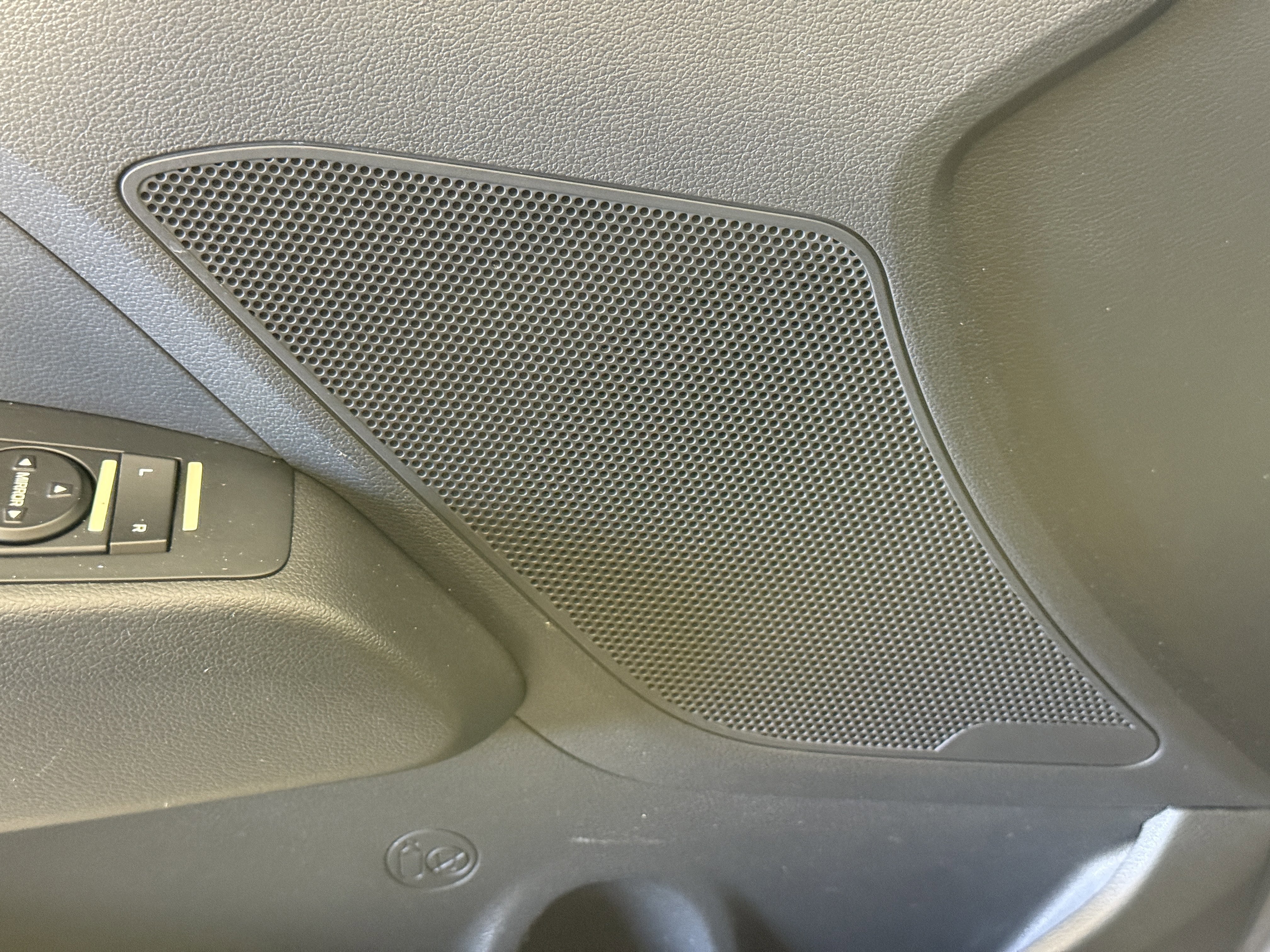 Used 2020 Hyundai Elantra SE w/ Cargo Package (C1) FWD image 16