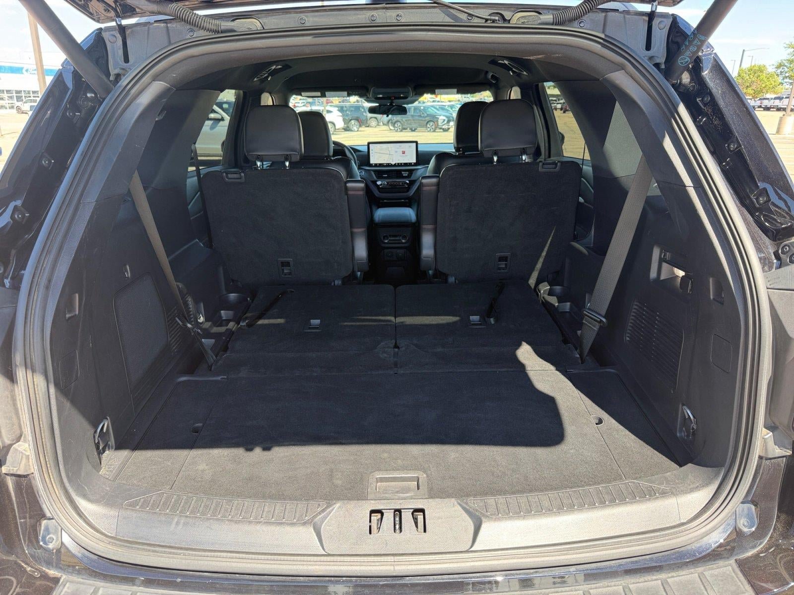 Certified 2025 Ford Explorer ST-Line AWD/4WD image 18