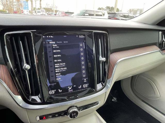 Used 2021 Volvo S60 T5 Momentum w/ Advanced Package image 24