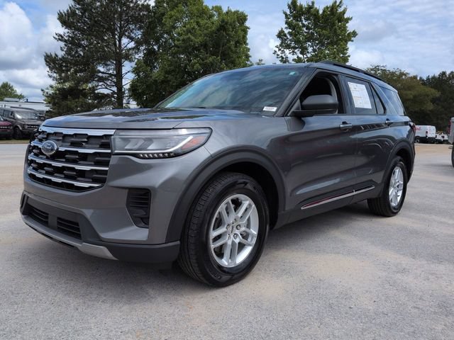 Certified 2025 Ford Explorer Active RWD image 8