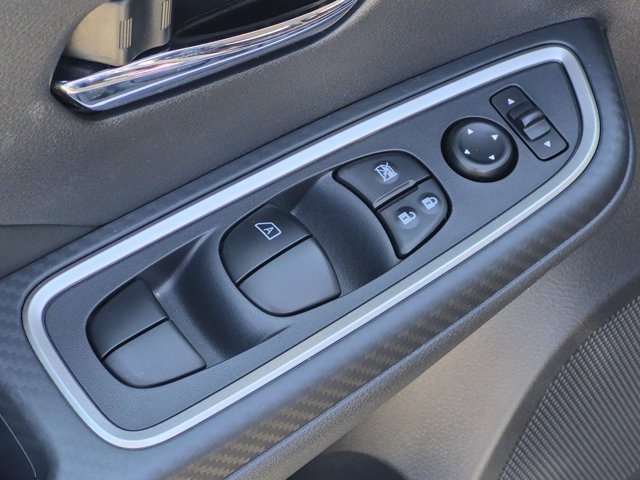 Used 2025 Nissan Versa SR w/ Trunk Package FWD image 14