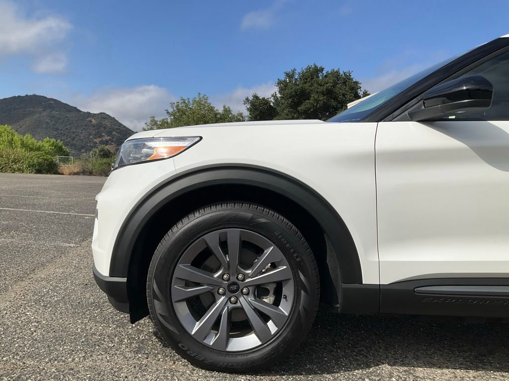 Certified 2022 Ford Explorer XLT w/ Equipment Group 202A image 7