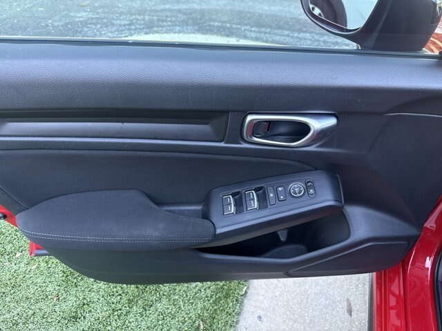 Used 2023 Honda Civic Sport image 13