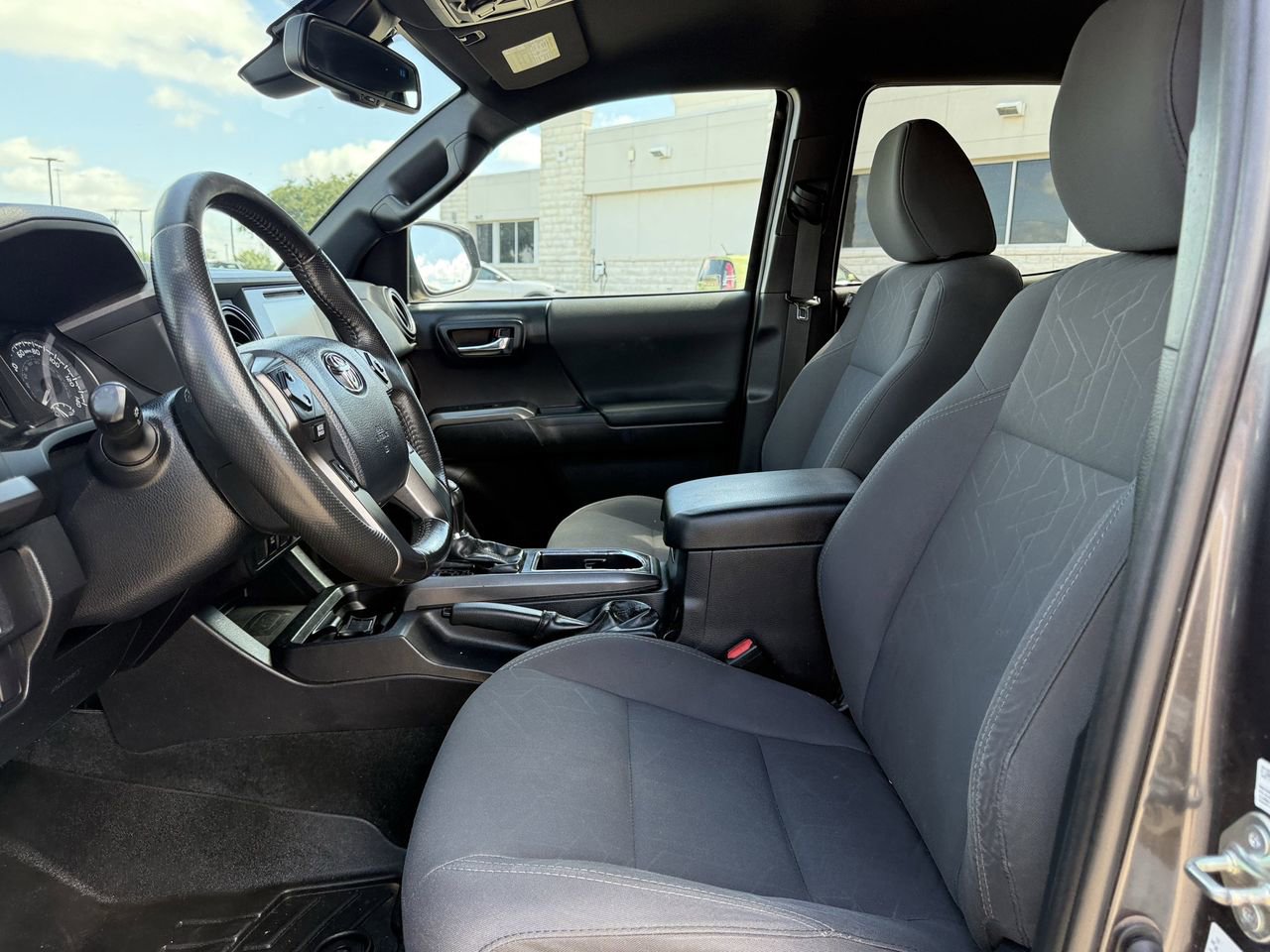 Used 2018 Toyota Tacoma TRD Off-Road AWD/4WD image 24