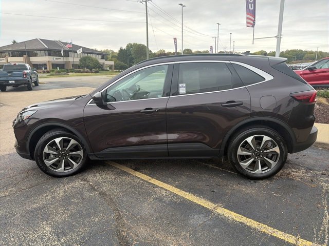 Certified 2023 Ford Escape Platinum image 2