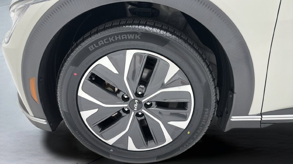 Used 2024 Kia EV6 Light AWD/4WD image 9