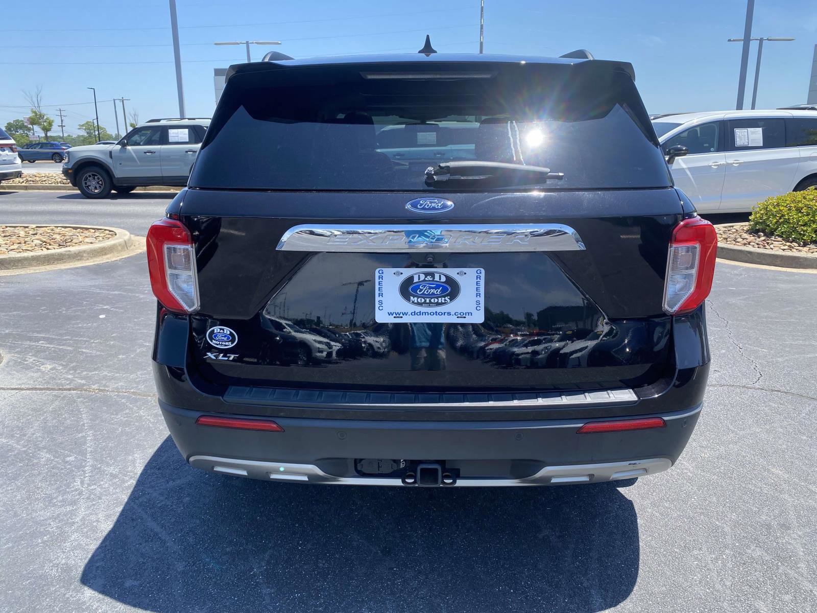 Certified 2021 Ford Explorer XLT w/ Equipment Group 202A RWD image 6