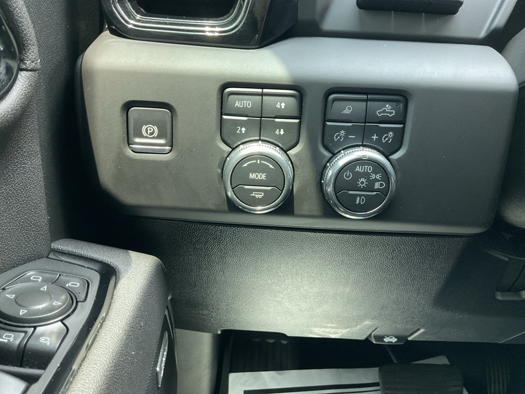 Used 2025 GMC Sierra 2500 AT4 w/ AT4 Premium Plus Package AWD/4WD image 22