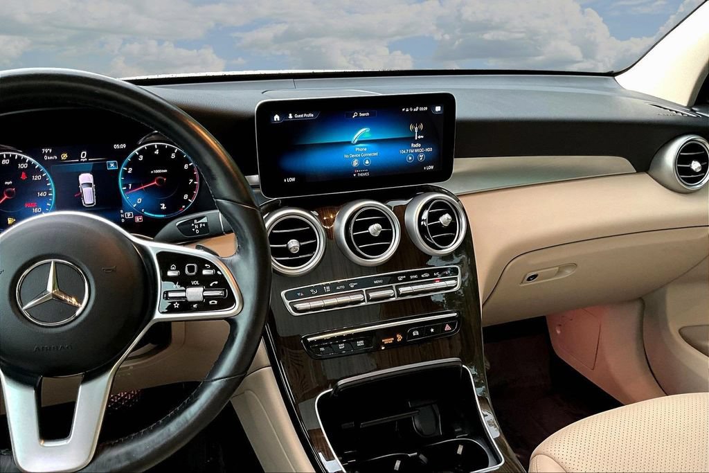 Used 2022 Mercedes-Benz GLC 300 4MATIC w/ Premium Package Lite image 11