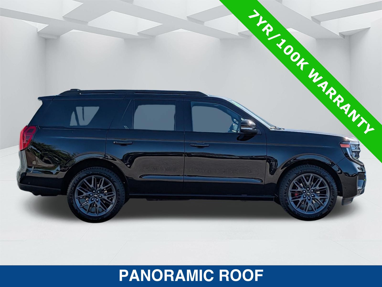 Certified 2025 Ford Expedition Platinum w/ Stealth Performance Package AWD/4WD image 4