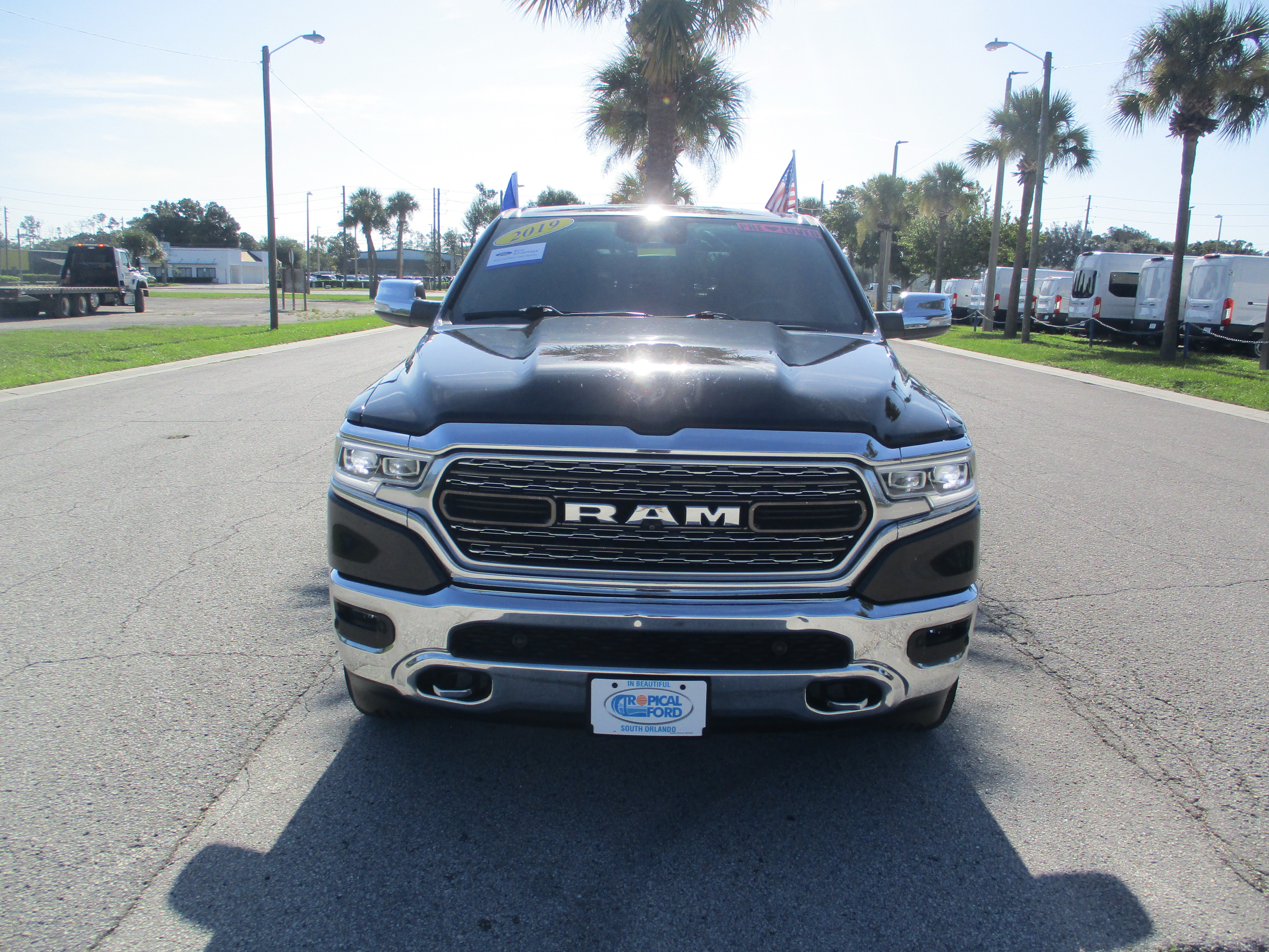 Used 2019 RAM 1500 Limited AWD/4WD image 2