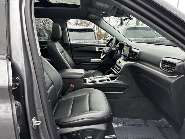 Certified 2022 Ford Explorer XLT w/ Equipment Group 202A image 34