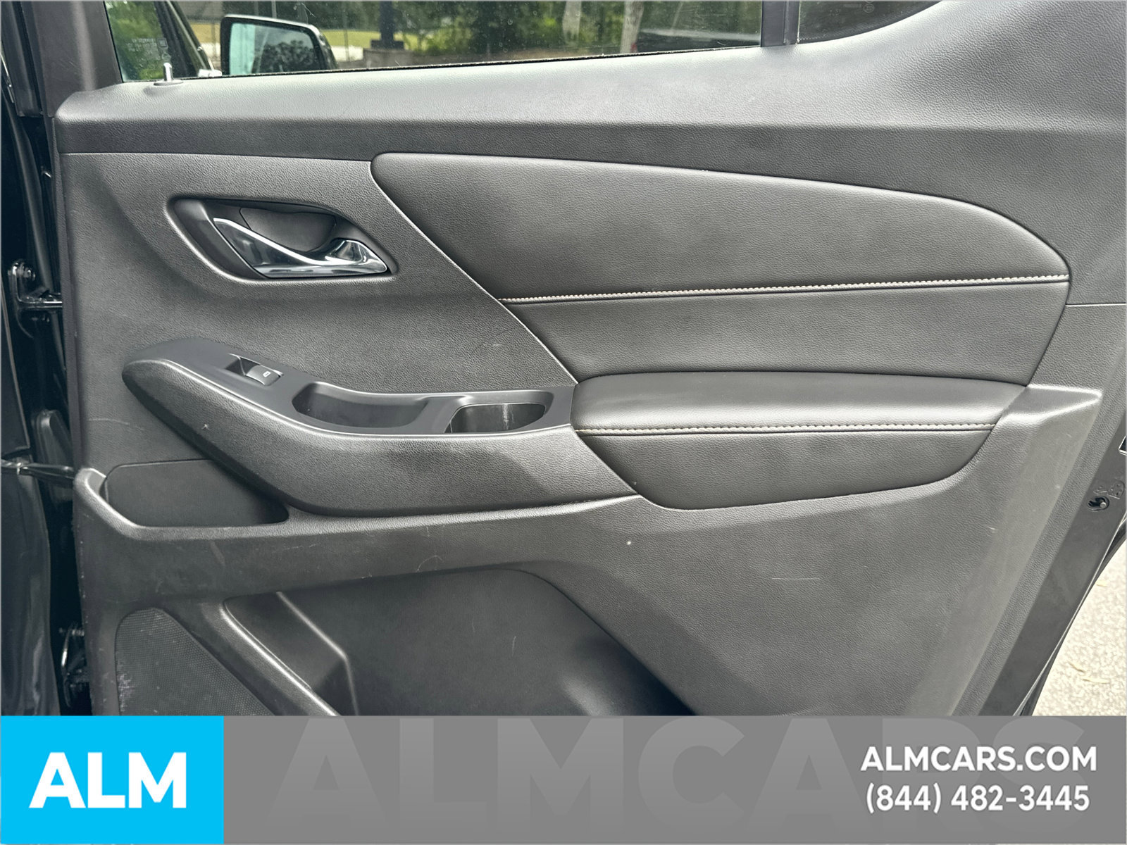 Used 2018 Chevrolet Traverse LT FWD image 18