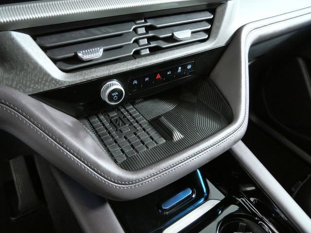 Certified 2025 Ford Explorer Platinum AWD/4WD image 16