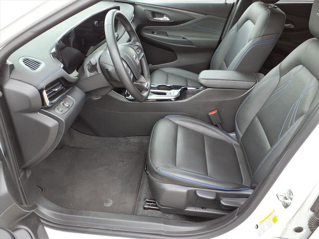 Used 2025 Buick Envista Sport Touring FWD image 5