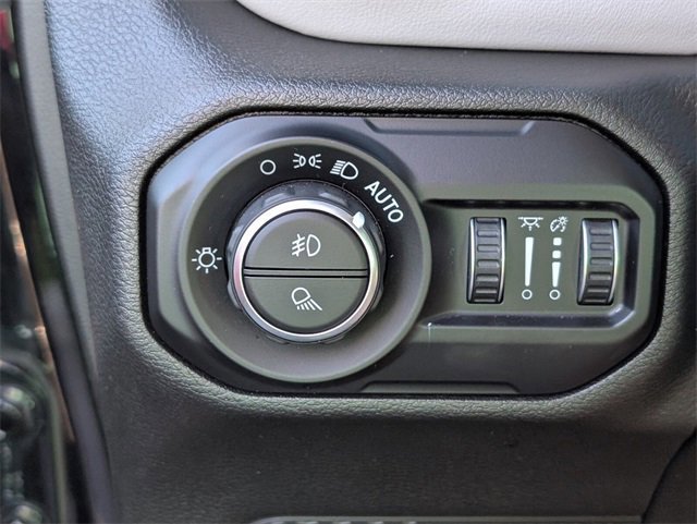 Used 2021 Jeep Gladiator Overland image 21