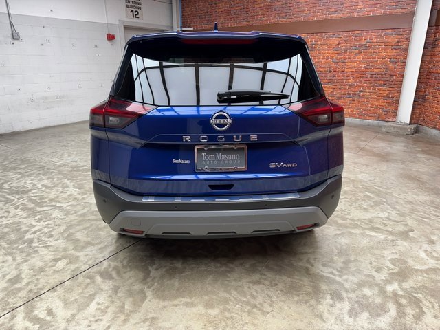 Used 2023 Nissan Rogue SV image 4