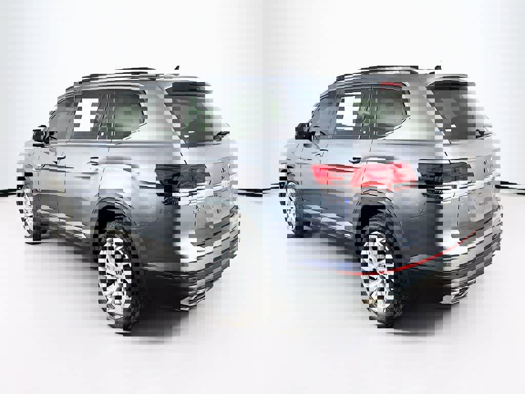 Used 2021 Volkswagen Atlas SE w/ Panoramic Sunroof Package image 4