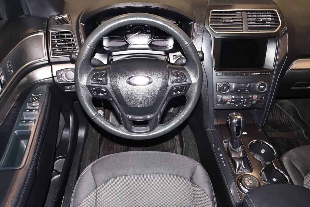 Certified 2019 Ford Explorer XLT w/ Equipment Group 201A AWD/4WD image 25