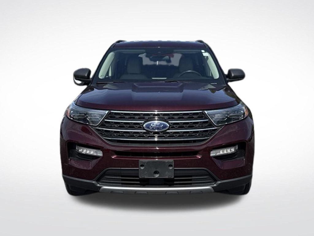 Certified 2022 Ford Explorer XLT w/ Equipment Group 202A AWD/4WD image 2