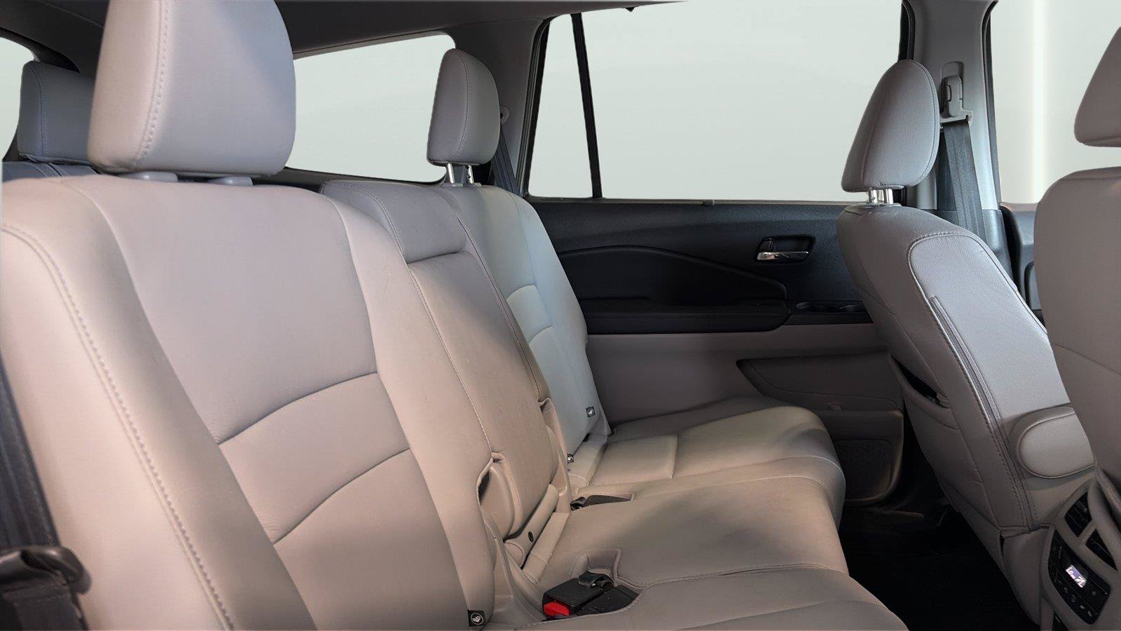 Used 2019 Honda Pilot Touring image 15