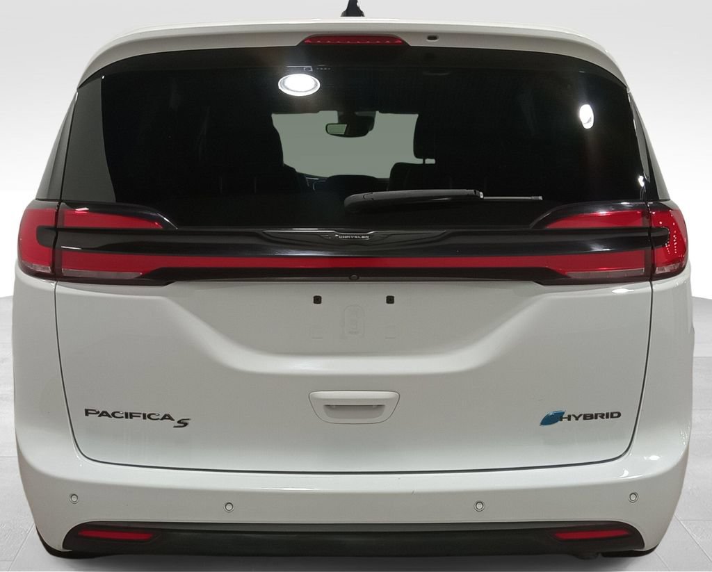 Used 2024 Chrysler Pacifica Limited FWD image 4