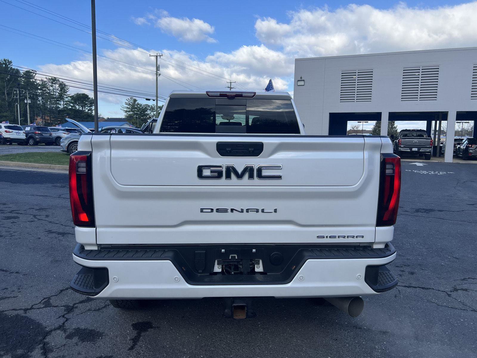 Used 2025 GMC Sierra 2500 Denali Ultimate AWD/4WD image 4