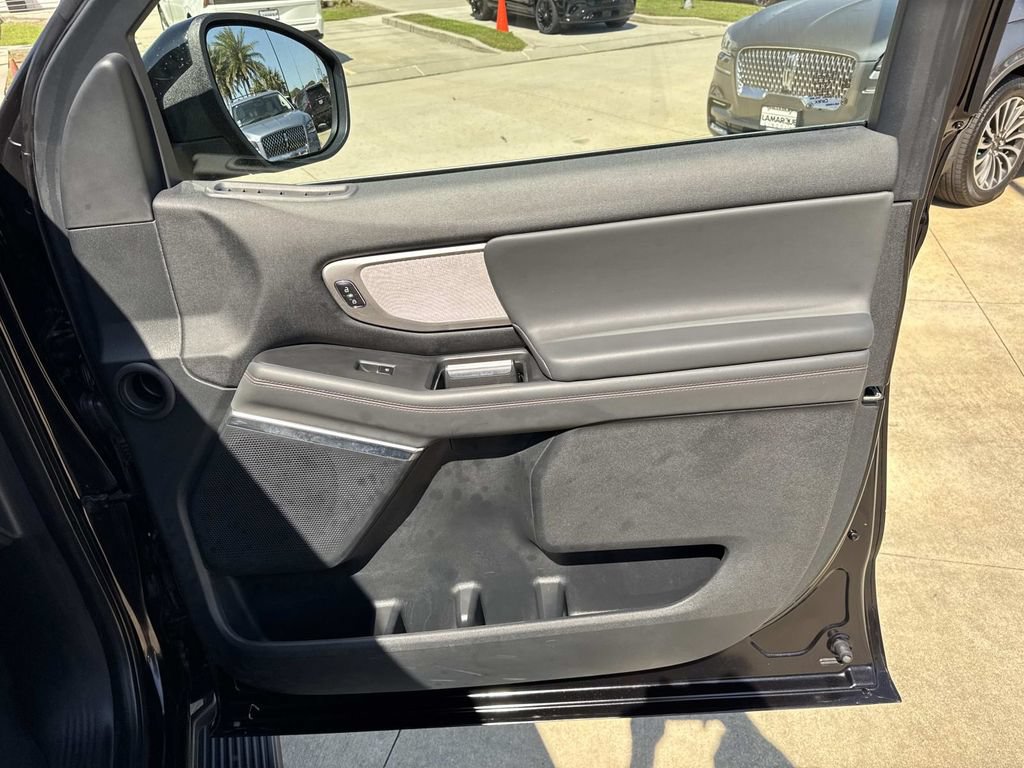 Certified 2025 Ford Expedition Active RWD image 15