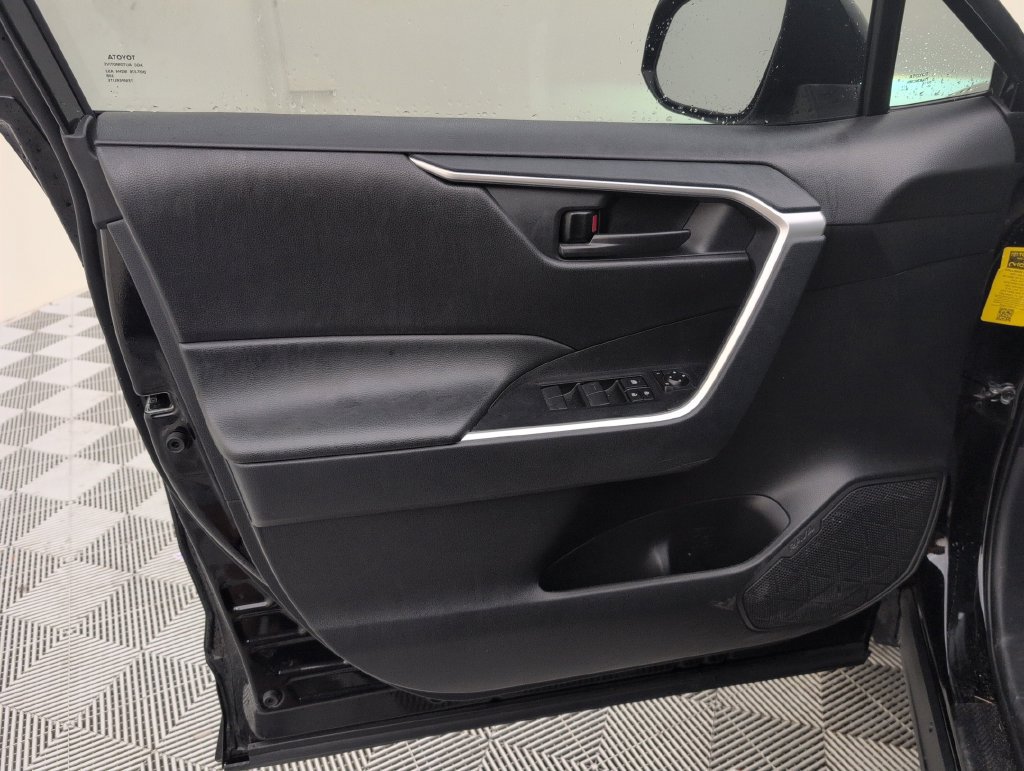 Used 2024 Toyota RAV4 LE FWD image 30