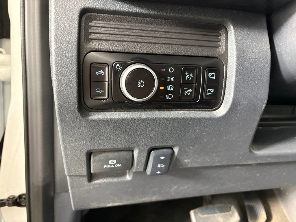 Certified 2026 Ford F450 Platinum w/ FX4 Off-Road Package AWD/4WD image 14