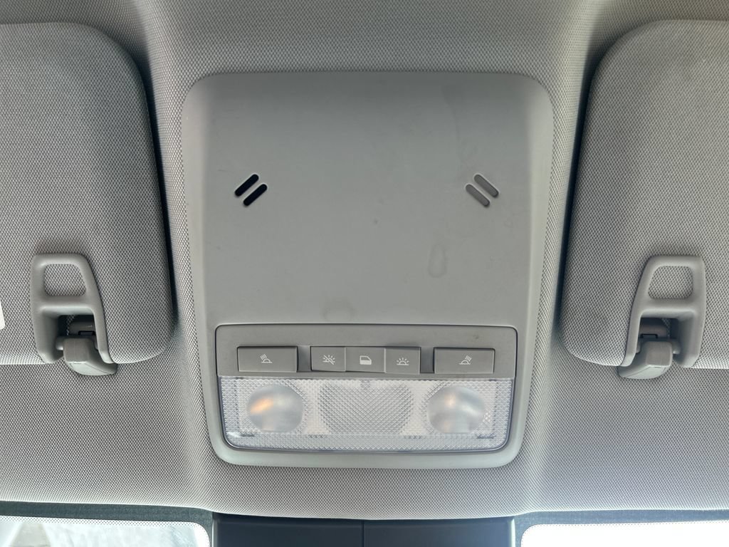 Used 2019 Chevrolet Trax LT w/ LT Convenience Package FWD image 18