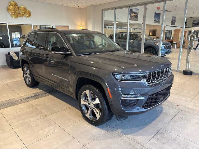 Used 2022 Jeep Grand Cherokee Limited 4xe image 7
