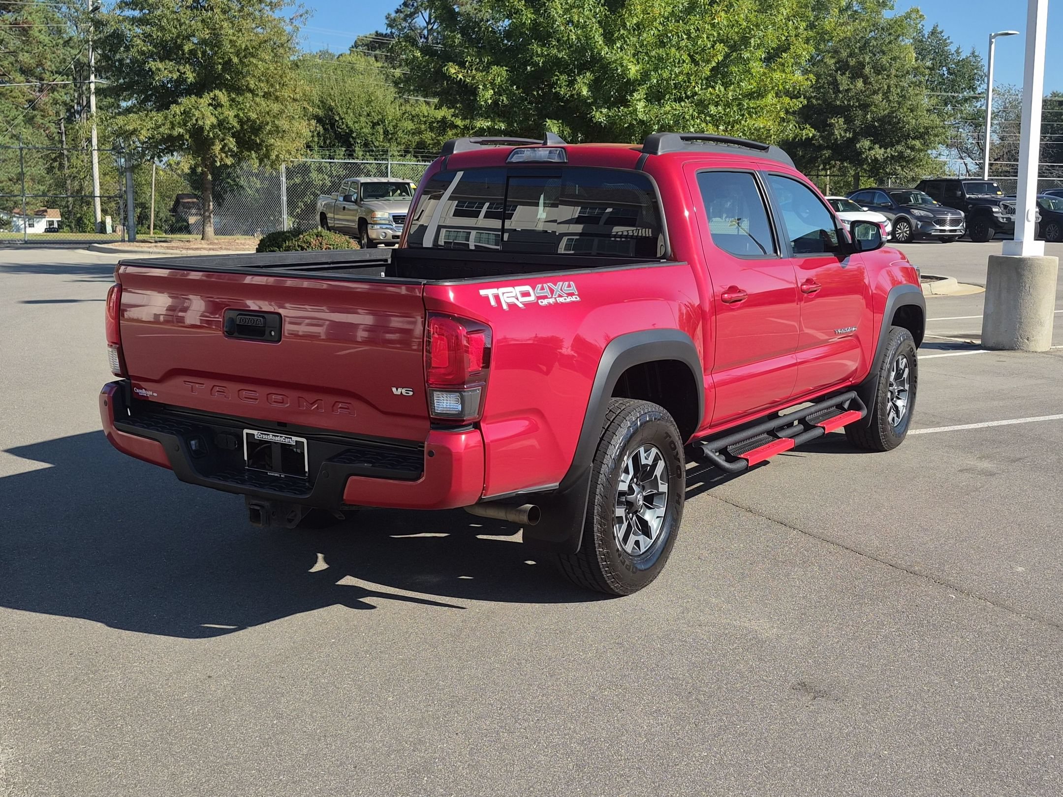 Used 2018 Toyota Tacoma TRD Off-Road w/ Technology Package AWD/4WD image 4