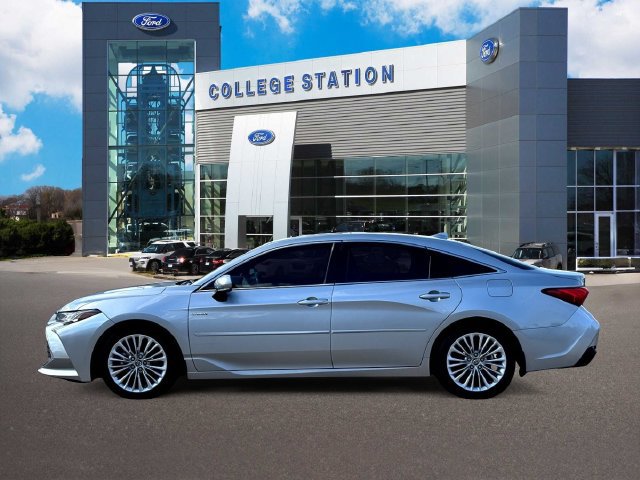 Used 2020 Toyota Avalon Limited w/ Advanced Safety Package FWD image 4