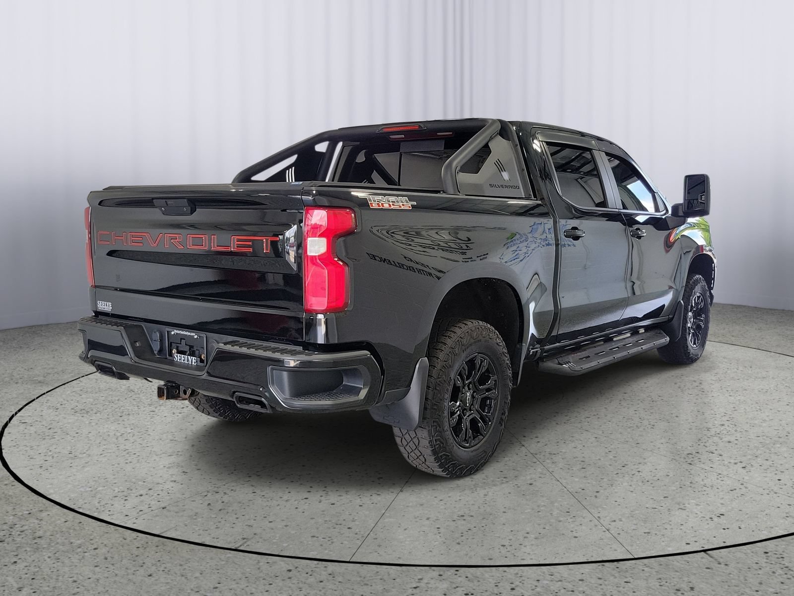 Used 2020 Chevrolet Silverado 1500 LT Trail Boss AWD/4WD image 2