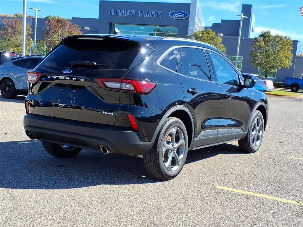 Certified 2025 Ford Escape ST-Line image 5