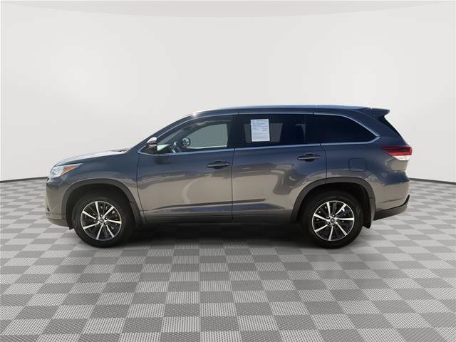 Used 2017 Toyota Highlander XLE AWD/4WD image 4