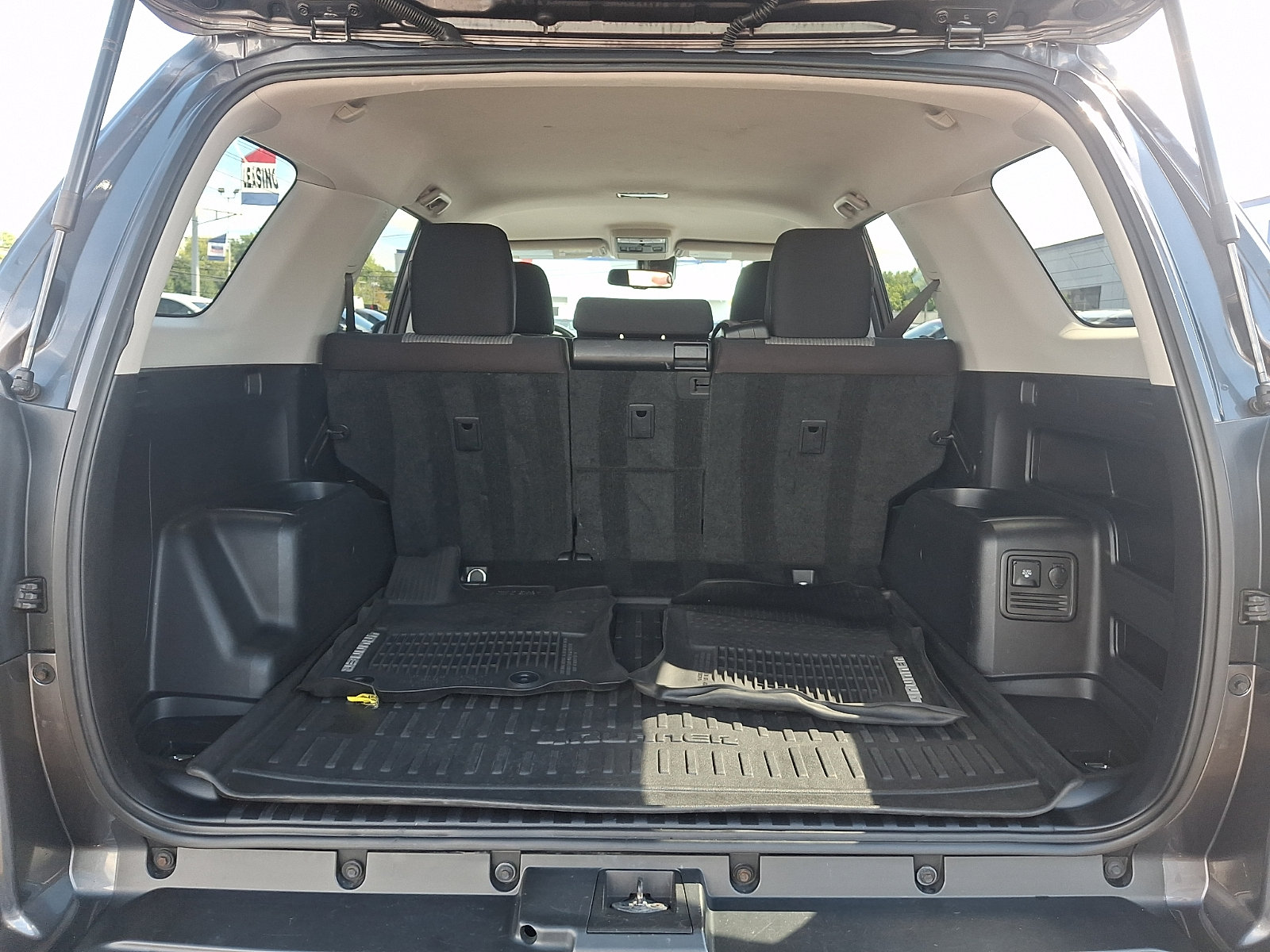 Used 2020 Toyota 4Runner SR5 w/ Wilderness Package AWD/4WD image 28