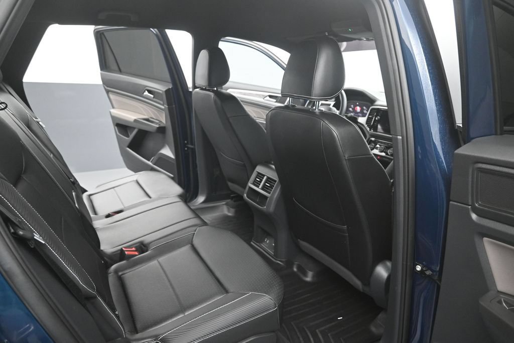 Used 2023 Volkswagen Atlas Cross Sport SE AWD/4WD image 10