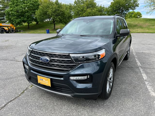 Certified 2023 Ford Explorer XLT w/ Equipment Group 202A AWD/4WD image 4