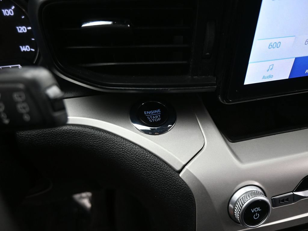 Certified 2022 Ford Explorer XLT image 42