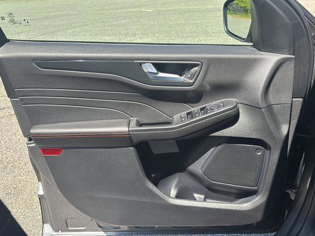 Certified 2025 Ford Escape ST-Line w/ Equipment Group 301A image 25